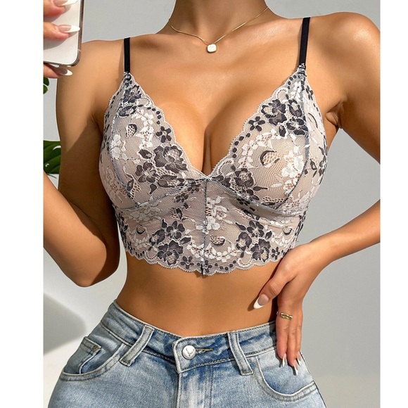 🌻NWT Black & Light Gray Floral Lace Bralette🌻 - Picture 3 of 5